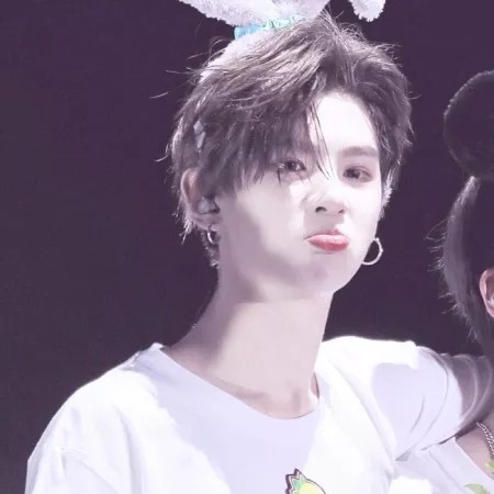 黄明昊——蜜桃中的CP